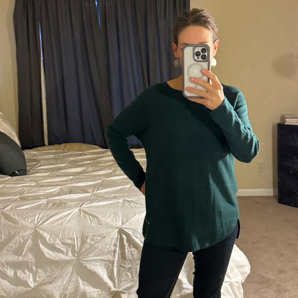 I.N.C. By Macy’s Shirttail Sweater Color:Forest Green/ Size:Medium
